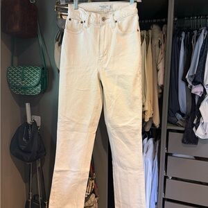 Abercrombie & Fitch Women's Curve Love Ultra High-Rise 90s Straight Leg Jeans